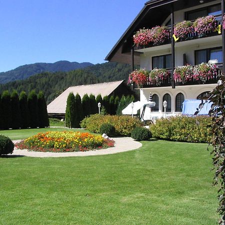 クランスカゴーラ ペンジオン リヴァダ Bed & Breakfast エクステリア 写真