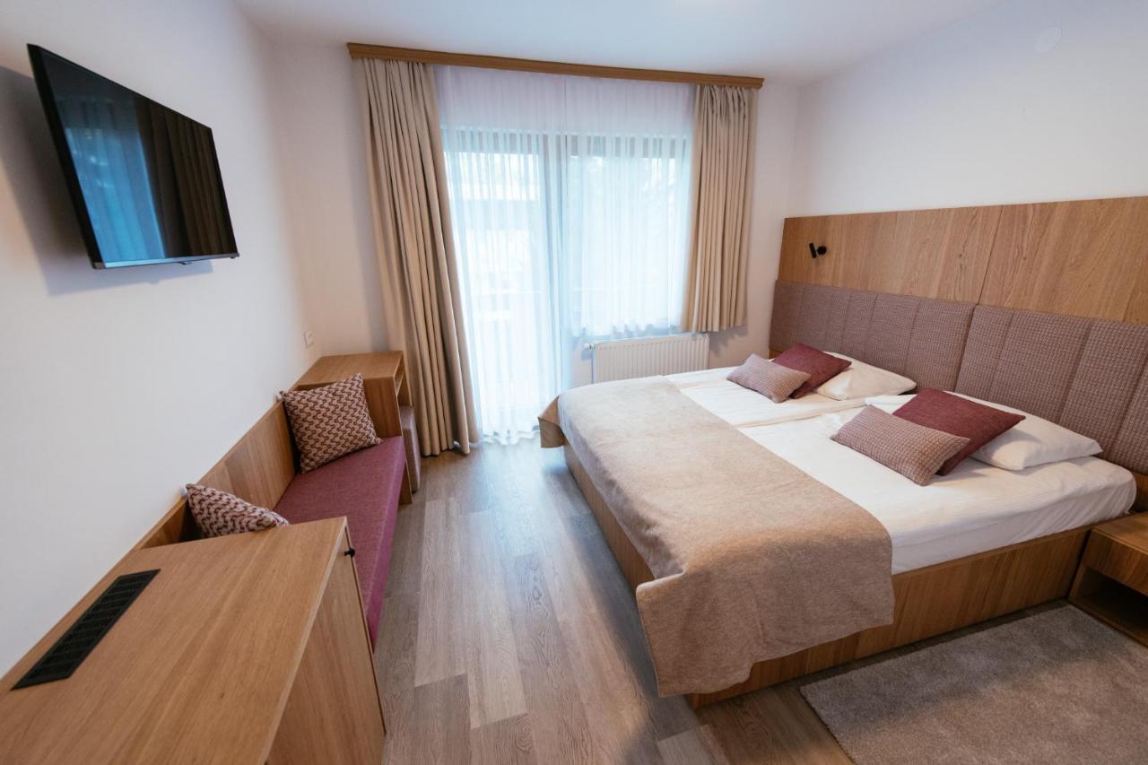 クランスカゴーラ ペンジオン リヴァダ Bed & Breakfast エクステリア 写真