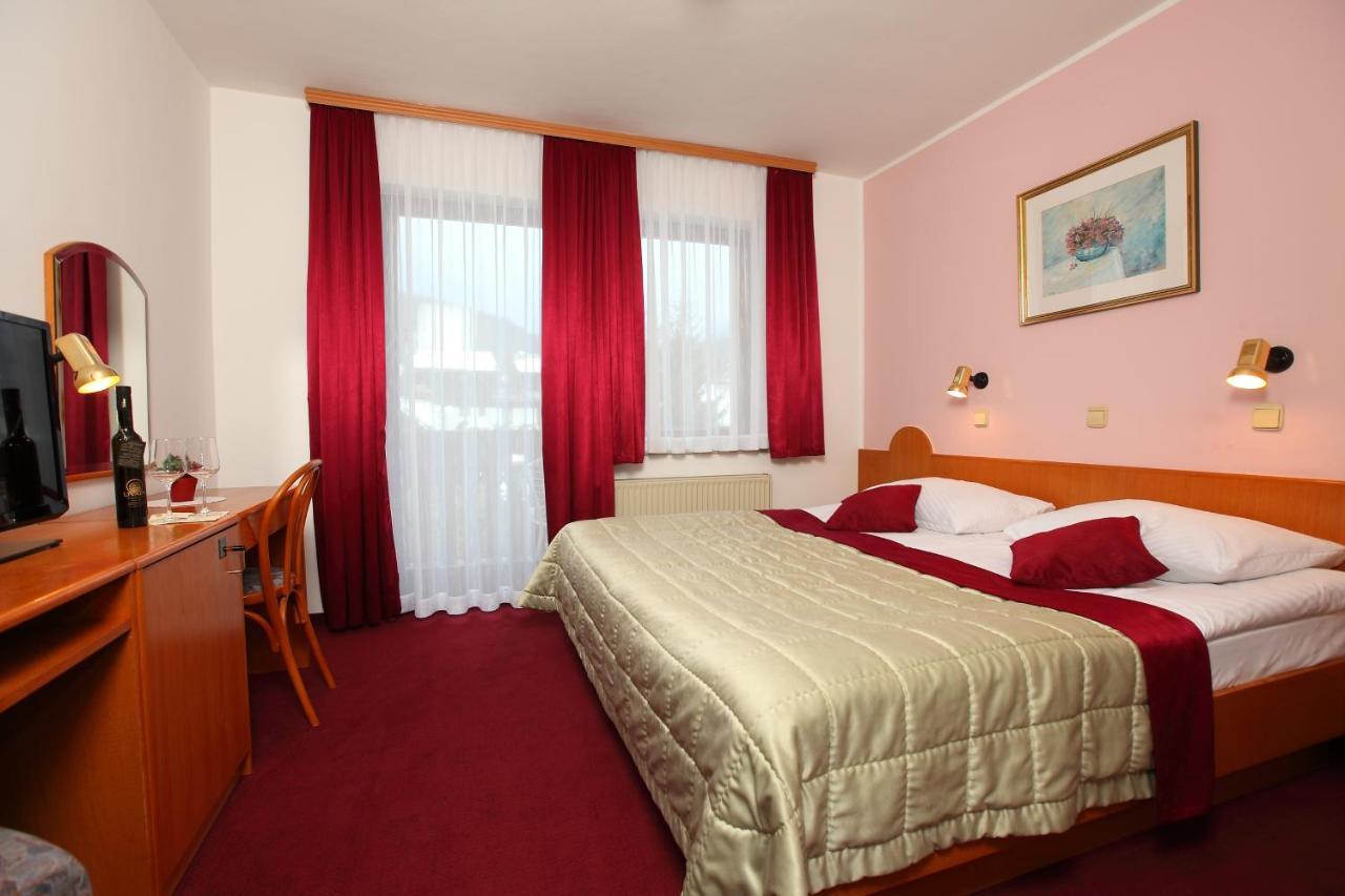 クランスカゴーラ ペンジオン リヴァダ Bed & Breakfast エクステリア 写真